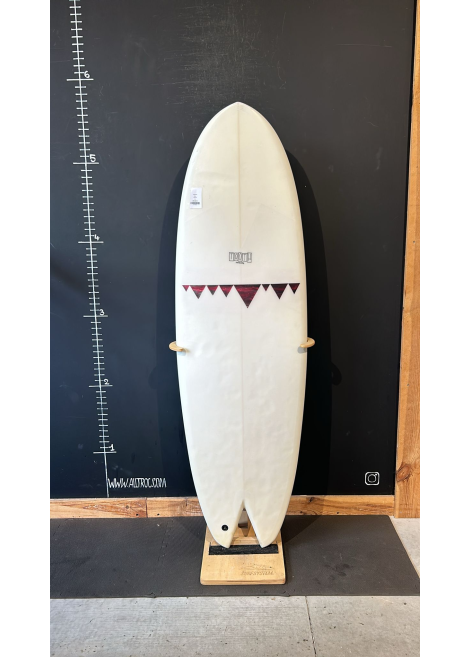 Tooth surfboard   5’6"