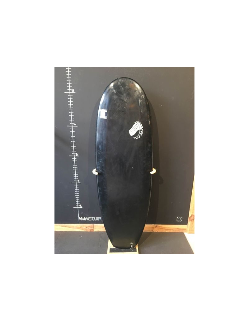 Thomas surfboard 5’4"