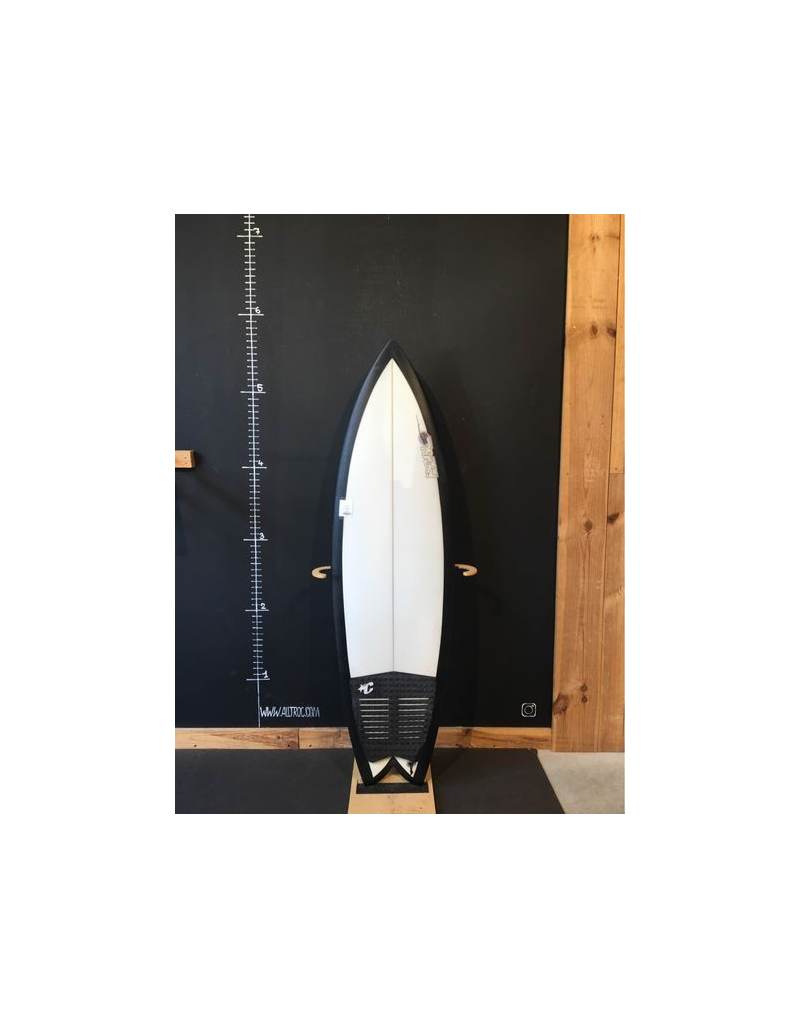 Pablo surfboard  Fish  5’6"