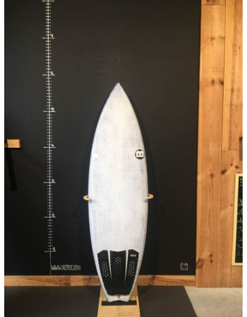 Mat surfboard  5’8"