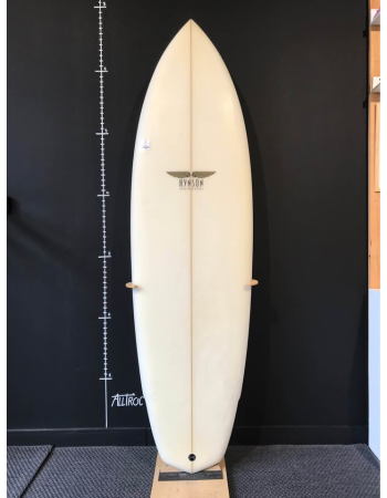 Hynson surfboard  White...